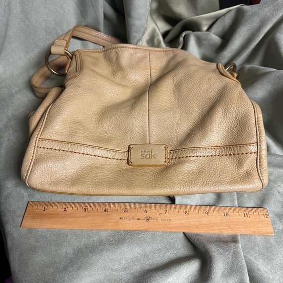 Buttery soft pale YELLOW genuine leather hobo style handbag - Picture 10 of 11